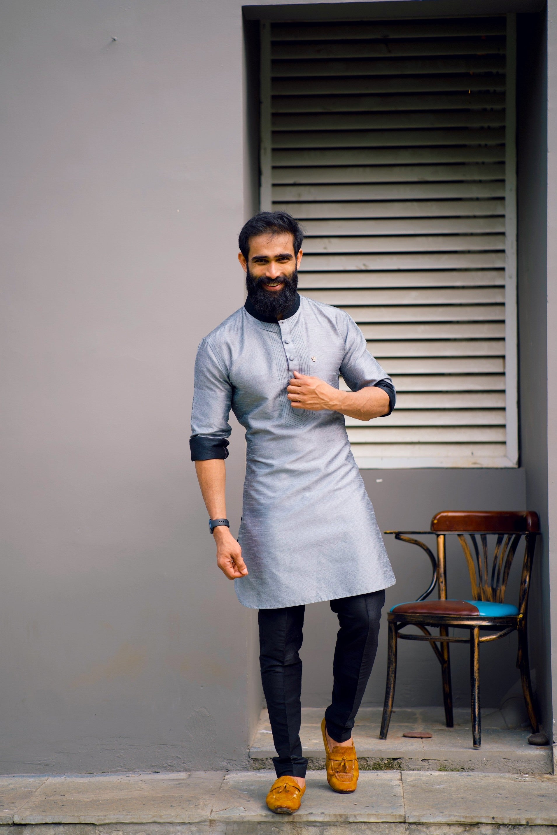 Coin Grey Kurta Set with Black Contrast Stitch Detailing (Kurta + Black Bottom Pants)