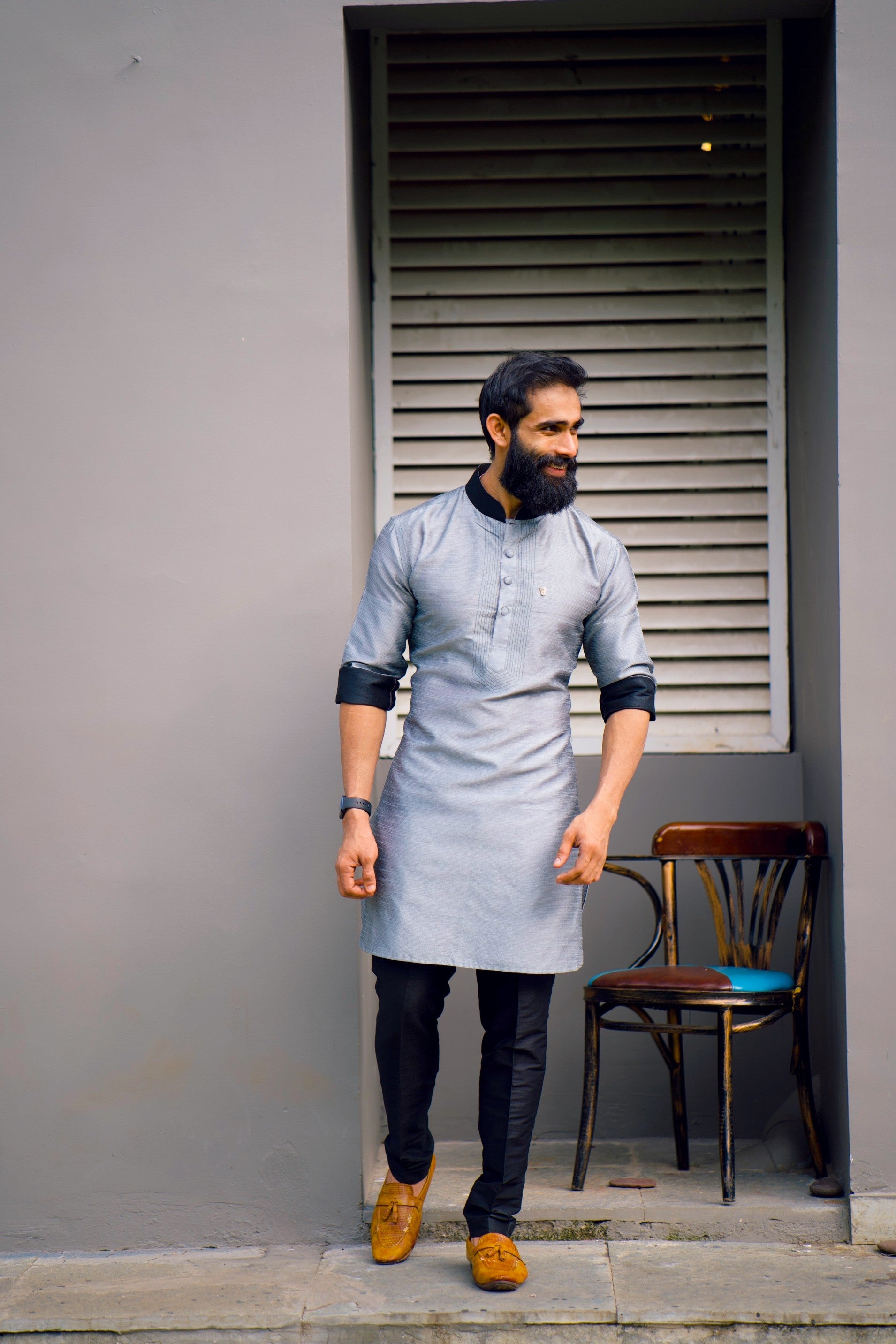 Coin Grey Kurta Set with  Black Contrast Stitch Detailing (Kurta + Black Bottom Pants)